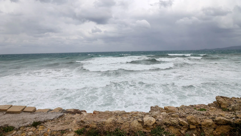 Ο καιρός σήμερα: Τοπικές βροχές και ομίχλη – Η πρόγνωση της ΕΜΥ