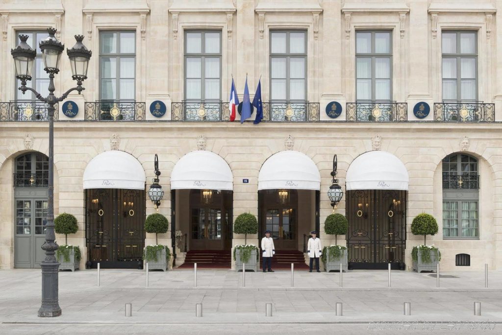 Παρίσι: Σάλος στο πολυτελές ξενοδοχείο Ritz – «Ο μασέρ με βίασε τέσσερις φορές» λέει 26χρονη