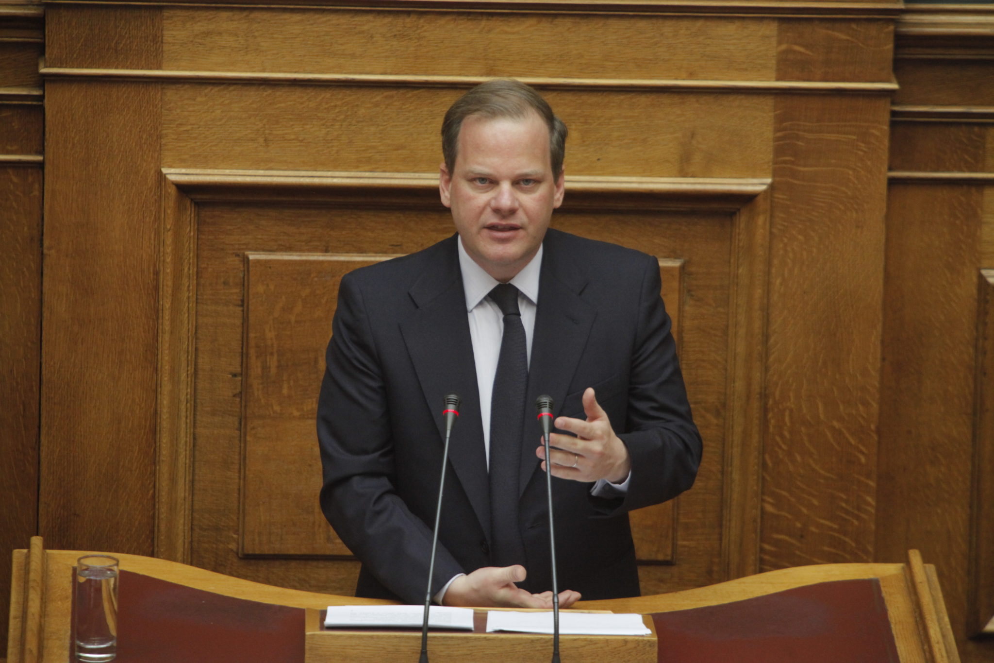 Κ.Α.Καραμανλής: Κι όμως αυτός ο τύπος πήρε περισσότερες ψήφους στις Σέρρες μετά την σφαγή των Τεμπών!