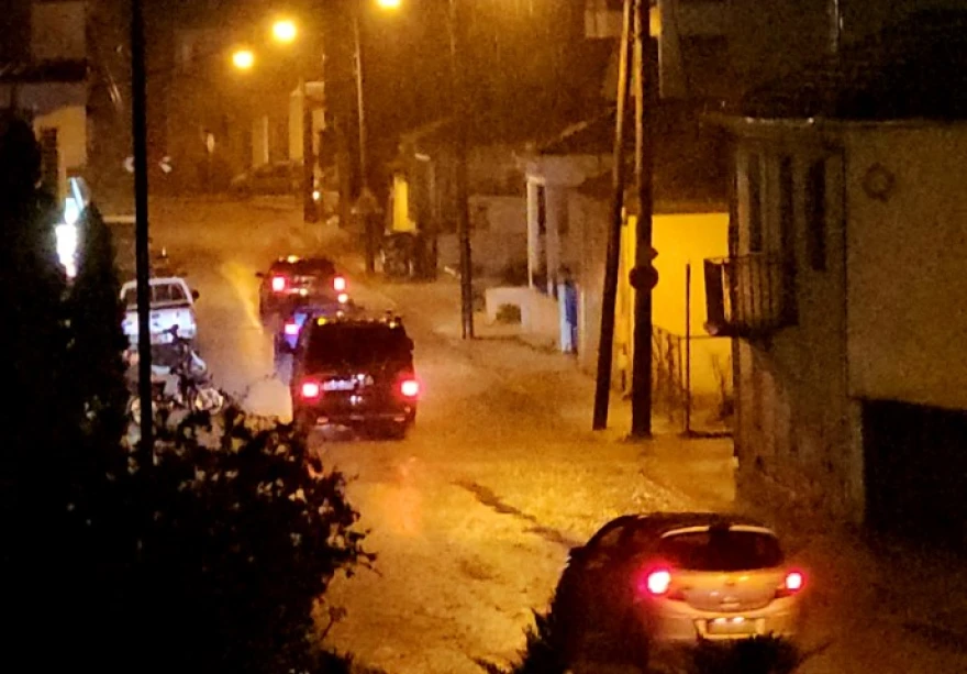 Προβλήματα σε Πιερία και Τρίκαλα λόγω της κακοκαιρίας – Εγκλωβίστηκαν οδηγοί (βίντεο-φωτο)