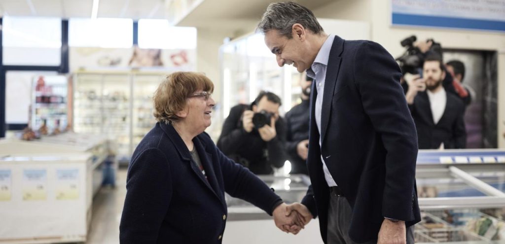 Η αδιανόητη ατάκα που είπε ο Κ.Μητσοτάκης σε γιαγιά στο σούπερ μάρκετ (βίντεο) 