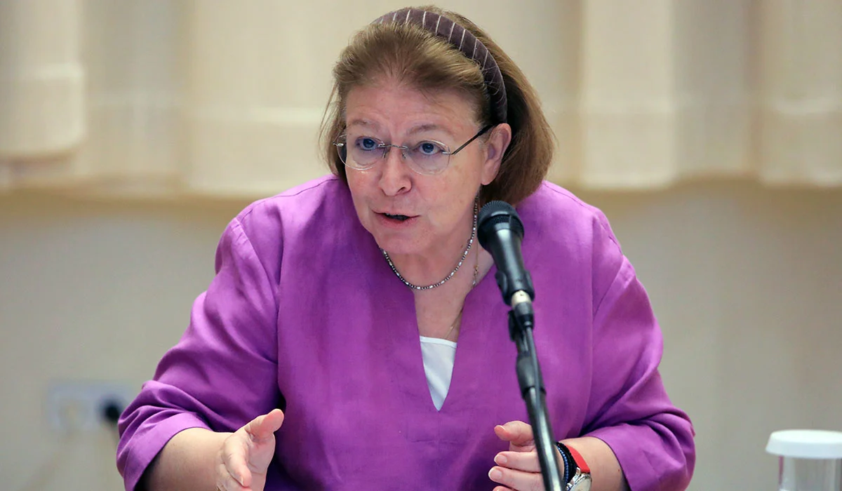 #Μενδώνη_songs: «Χαμός» στα social media με το νομοσχέδιο για τα ελληνικά τραγούδια (βίντεο)