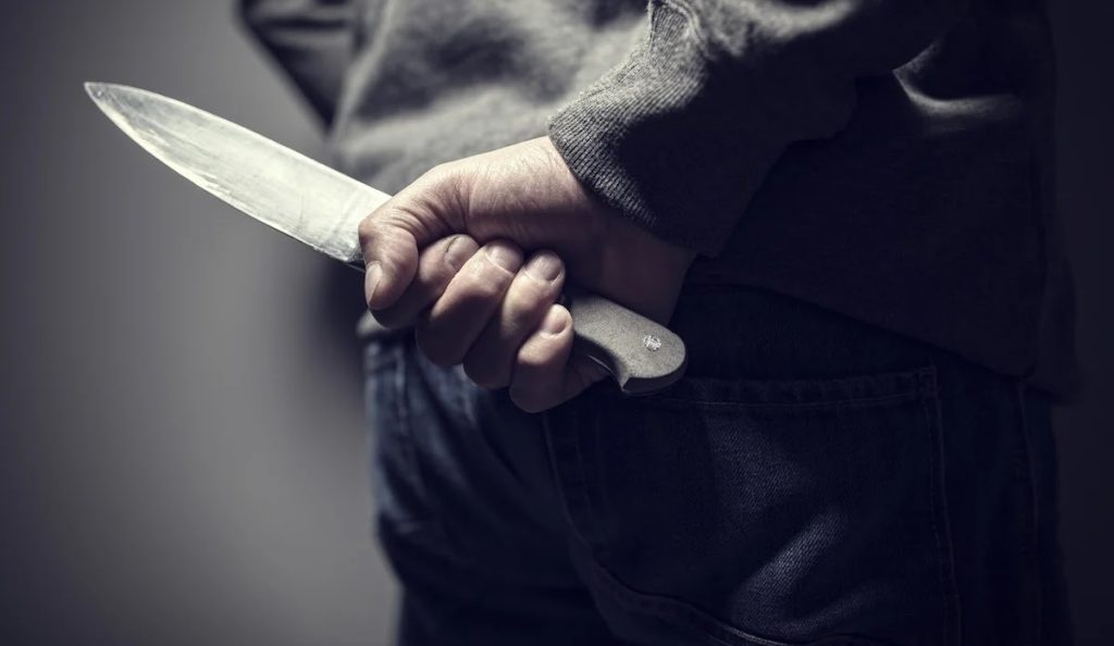 Πειραιάς: Απείλησαν υπάλληλο ξενοδοχείου με μαχαίρι και «άδειασαν» την ταμειακή μηχανή