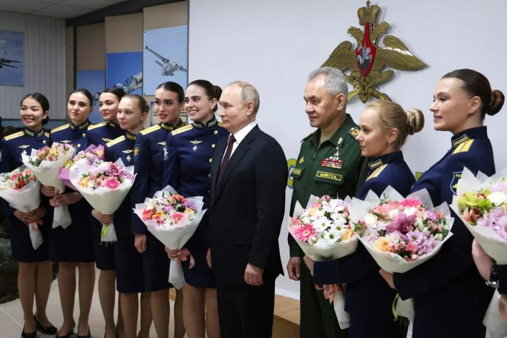 Απίθανος Β.Πούτιν: «Σεργκέι Σοϊγκού αυτά τα λουλούδια δεν είναι για σένα»! (βίντεο)
