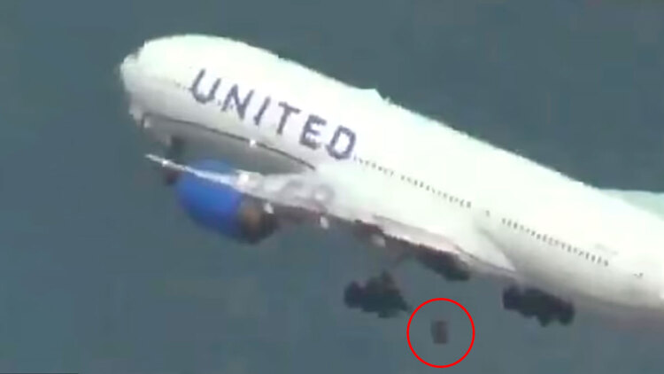 Νέες τρομακτικές στιγμές στον αέρα: Κατεπείγουσα προσγείωση Boeing 777 στο Λος Άντζελες που έχασε το ελαστικό του