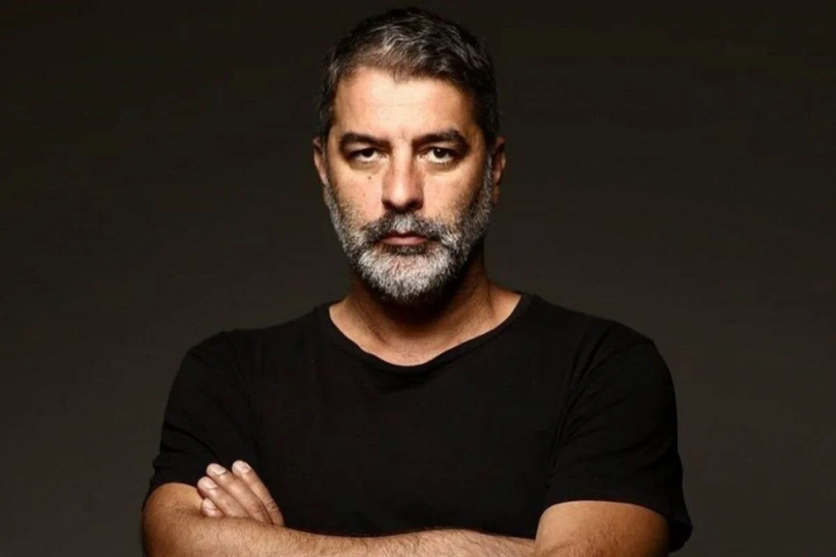 Εξιτήριο πήρε από το νοσοκομείο ο ηθοποιός Βασίλης Μπισμπίκης που είχε υποστεί καρδιακό επεισόδιο