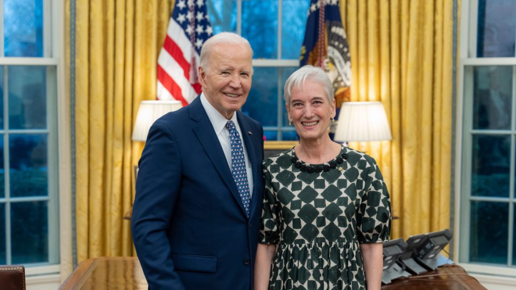 Με τον Τ.Μπάιντεν στον Λευκό Οίκο συναντήθηκε η Ελληνίδα πρέσβης στην Ουάσινγκτον