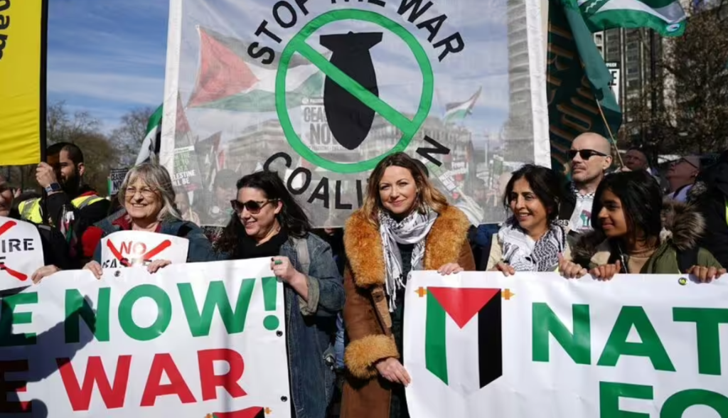 Λονδίνο: Διαδηλώσεις για εκεχειρία στη Γάζα – «Σταματήστε τη γενοκτονία» (φωτο) 
