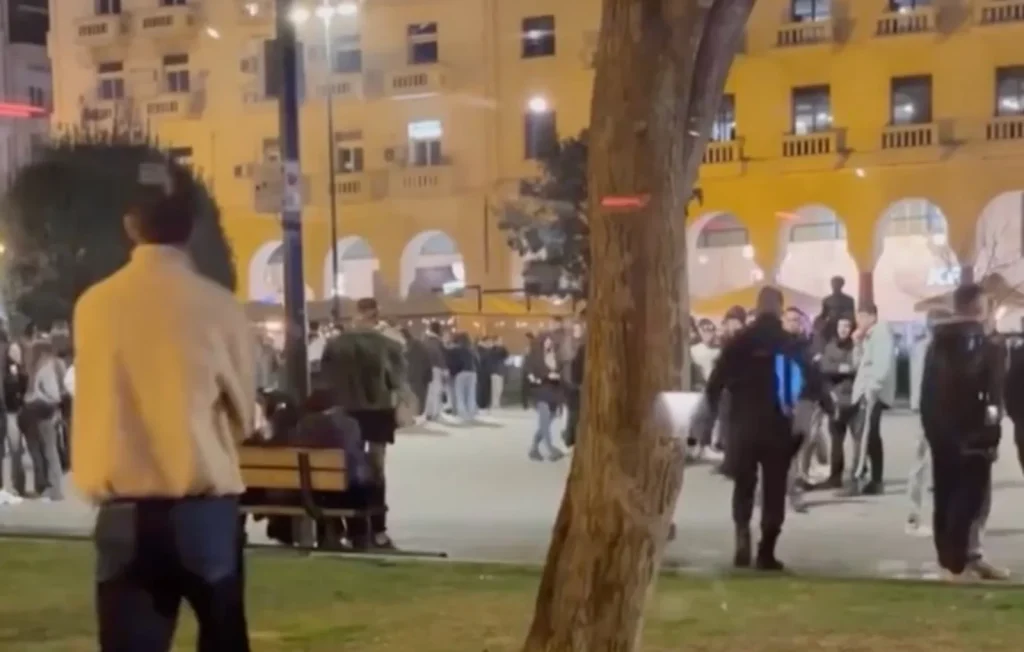 Βίντεο: Η στιγμή της επίθεσης σε αστυνομικό στην συγκέντρωση κατά της ομοφυλοφοβίας στην Θεσσαλονίκη