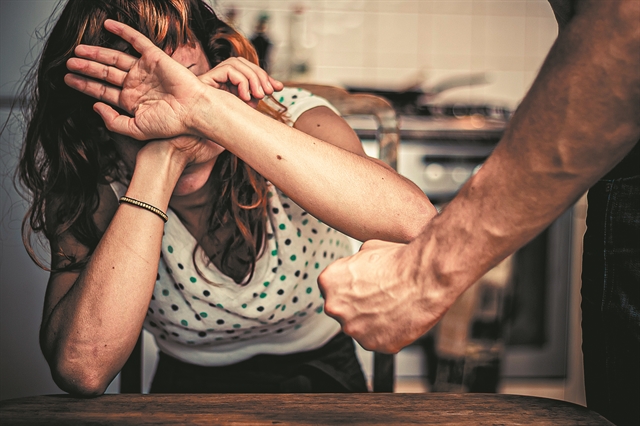 Νέα μελέτη: Η ενδοοικογενειακή βία τετραπλασιάζει τον κίνδυνο θρόμβωσης στις γυναίκες