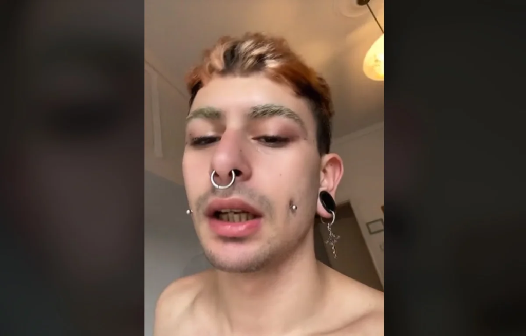 Αγγελία ως «σεξεργάτης» είχε βάλει ο τρανσέξουαλ που αποδοκιμάστηκε από νεαρούς στη Θεσσαλονίκη (φώτο)