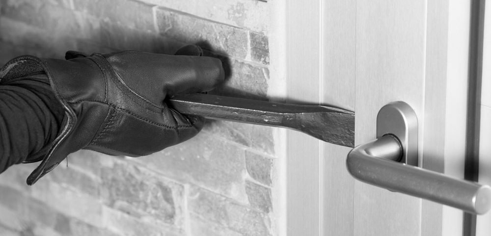 «Χρυσή» διάρρηξη στη Χαλκίδα: Άρπαξαν χρυσές λίρες και 72.000 ευρώ και έγιναν «καπνός»