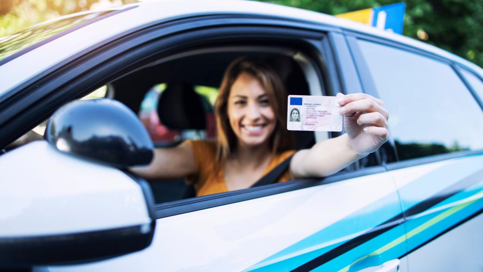 Έρχονται αλλαγές στα διπλώματα οδήγησης – Ποια αυτοκίνητα θα μπορείτε να οδηγήσετε 