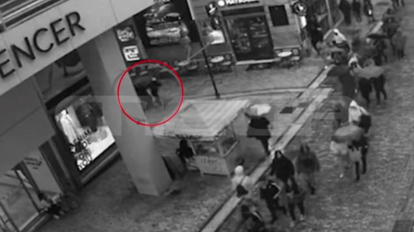 Ερμού: Φωτογραφίες ντοκουμέντο από την επίθεση του Ιρακινού στην 22χρονη φοιτήτρια