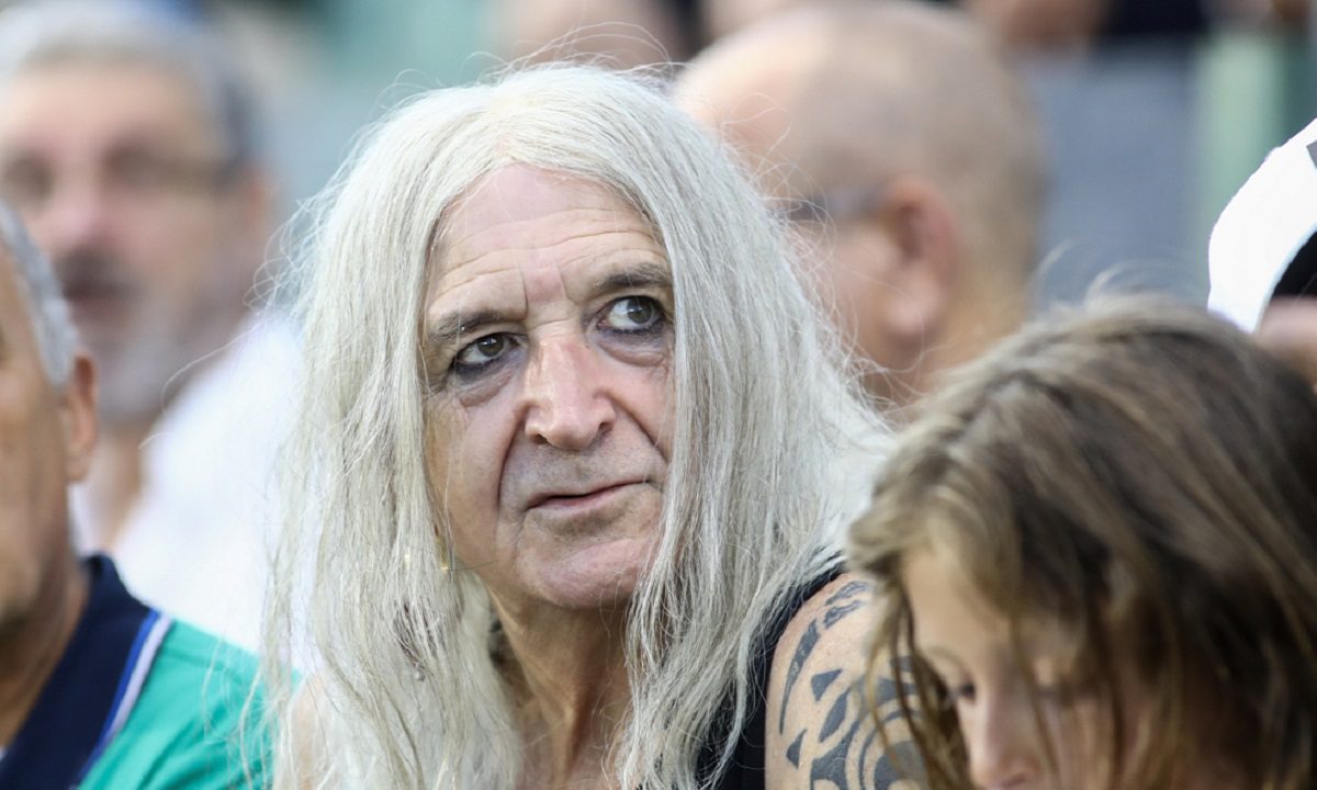 Yποψήφιος στις Ευρωεκλογές o Νίκος Καρβέλας με την «Εθνική Ομάδα»