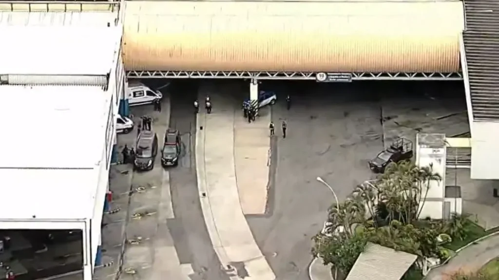 Ένοπλος κρατά ομήρους 17 ανθρώπους σε λεωφορείο στο Ρίο ντε Τζανέιρο – Αποκλείστηκε η περιοχή (βίντεο)