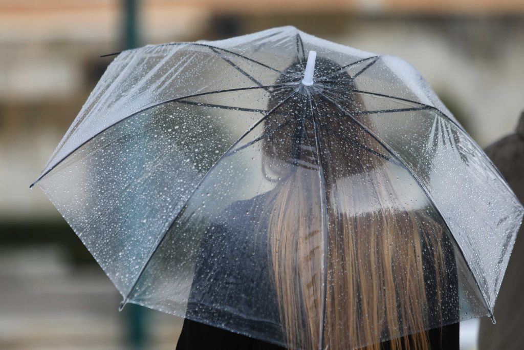 Καιρός: Άστατος σήμερα με βροχές και καταιγίδες στα δυτικά και βόρεια