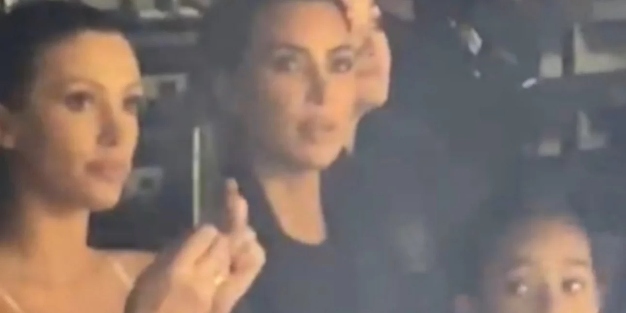 Δίπλα-δίπλα πρώην και νυν του Kanye West: Η εκρηκτική Σενσόρι κάθισε μαζί με την Κιμ Καρντάσιαν σε συναυλία του (φωτό)