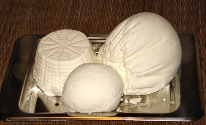 Μαλάκα: Το τυρί από τα Χανιά που έστειλε σε δίκη δεκάδες μπακάληδες