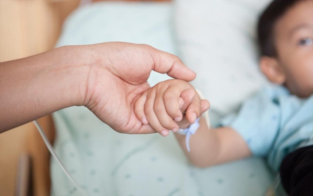 Βόλος: Αγόρι 3,5 ετών διακομίσθηκε στο νοσοκομείο με πυρετό και αιματέμεση