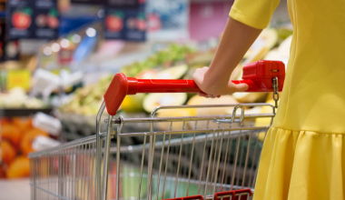 Το κόλπο με την μπατονέτα για να… ξεκλειδώσεις το καρότσι του σούπερ μάρκετ (βίντεο)