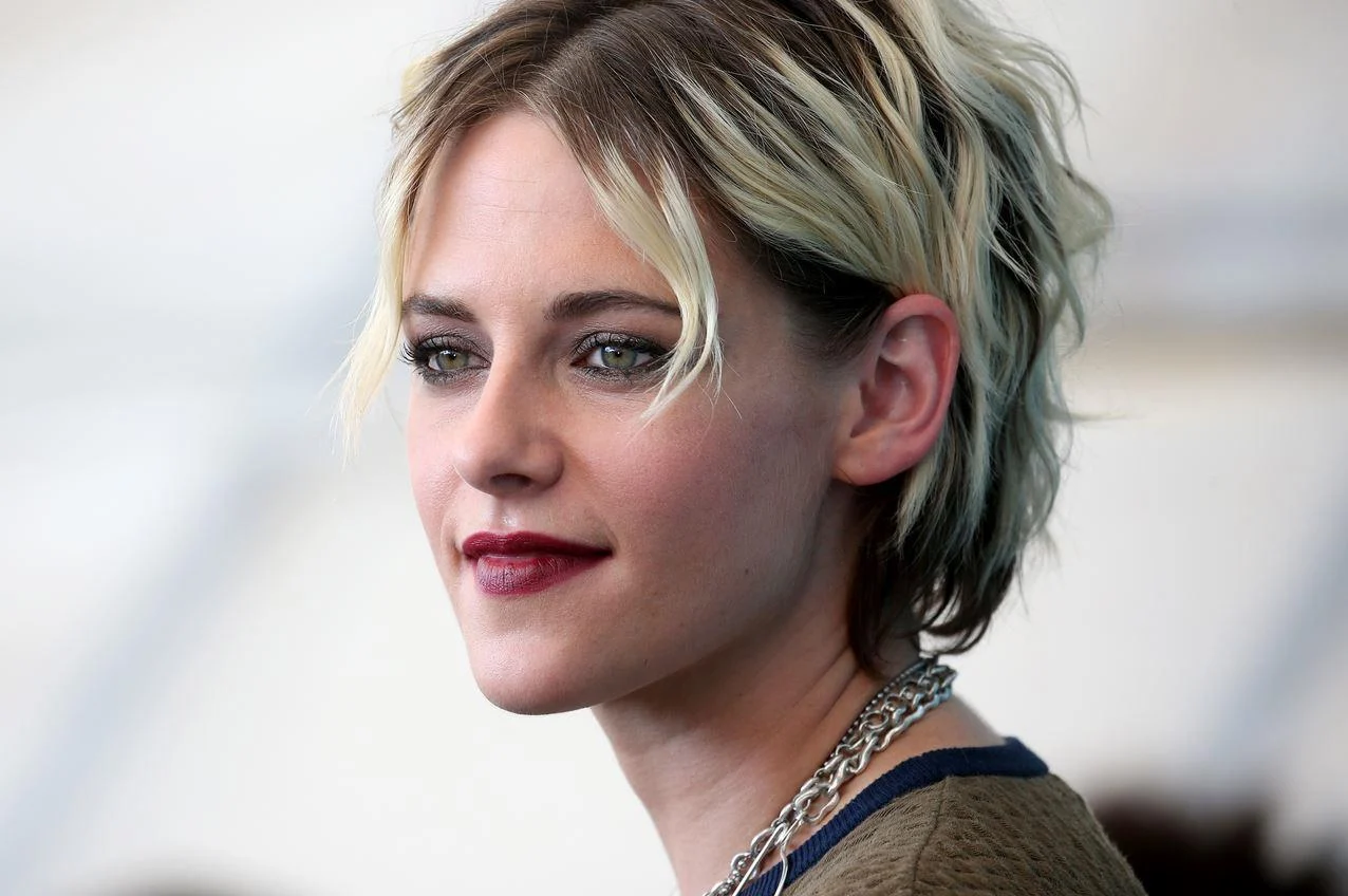 No pants trend: Η Κρίστεν Στιούαρτ στους δρόμους της Νέας Υόρκης χωρίς παντελόνι (βίντεο)