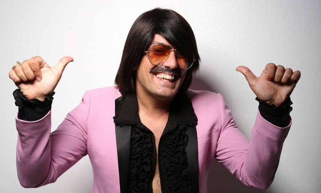 O Θ.Κιούσης («Τόνι Σφήνος») δημοσίευσε φωτογραφία από την περίοδο που ήταν φαντάρος με τον Α.Ρέμο (φώτο)