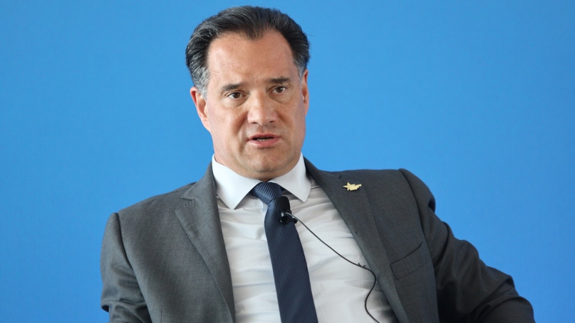 Ο Α.Γεωργιάδης «κάρφωσε» τον Σ.Κασσελάκη: «Το βίντεο με το κούρεμα υπολογίζω ότι κόστισε 50.000 με 100.000 ευρώ»