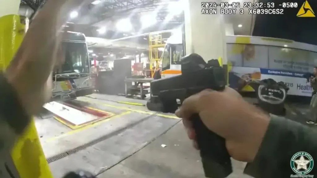 Φλόριντα: Αστυνομικοί σκότωσαν 59χρονο που είχε δολοφονήσει συνάδελφό του – Του έριξαν 50 σφαίρες