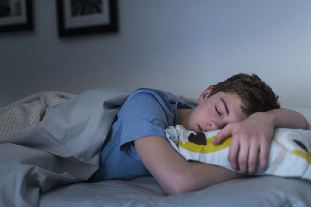 Έλλειψη ύπνου στους εφήβους: Πώς συνδέεται με την κατάθλιψη