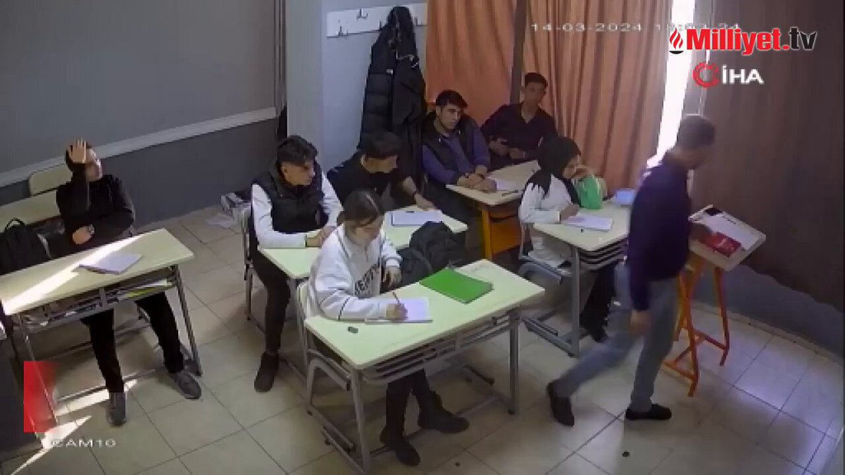 Τουρκία: Η στιγμή που καθηγητής έσωσε με λαβή Χάιμλιχ μαθήτρια που πνιγόταν (βίντεο) 