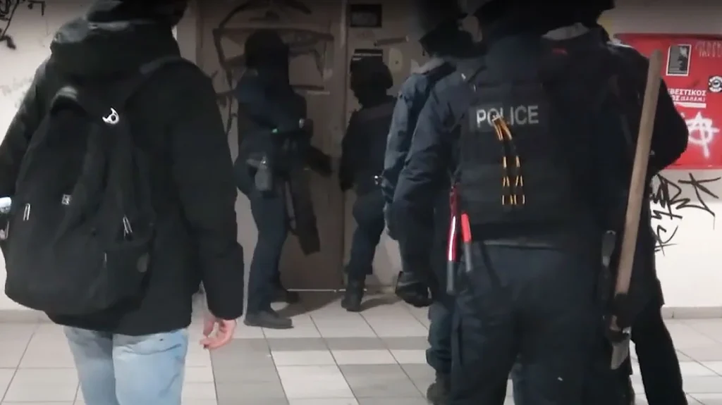 Ζωγράφου: Βίντεο ντοκουμέντο από την έφοδο της ΕΛ.ΑΣ στην Πανεπιστημιούπολη