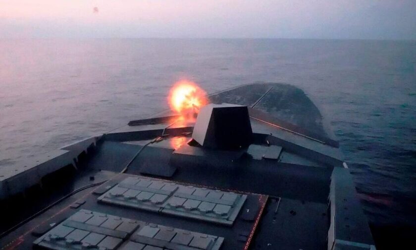 Οι ΗΠΑ ανακοίνωσαν ότι οι Χούθι εκτόξευσαν άλλους τρεις πυραύλους στην Ερυθρά Θάλασσα