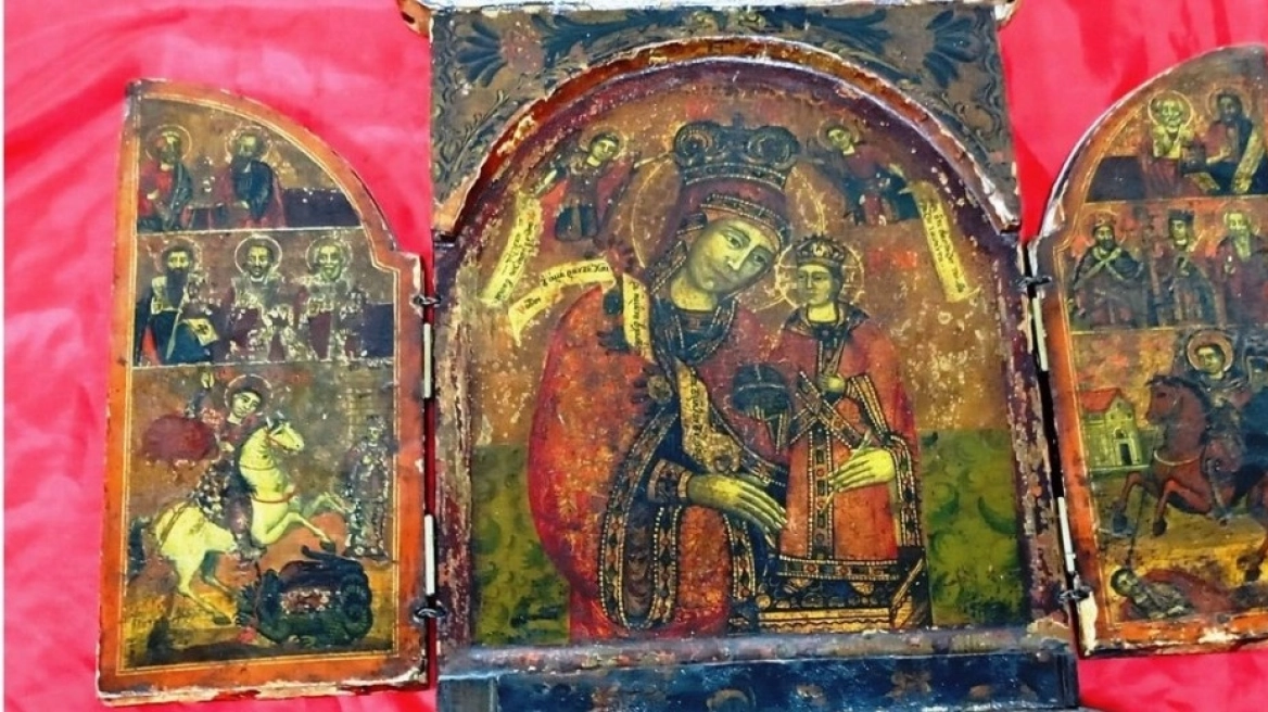 Θεσσαλονίκη: Χειροπέδες σε αρχαιοκάπηλο που βρέθηκαν σπίτι του αγιογραφία, βυζαντινό δαχτυλίδι και νομίσματα