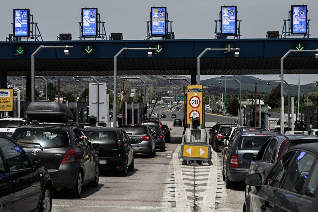 Καθαρά Δευτέρα: Πάνω από 95.000 οχήματα έχουν φύγει από την Αττική ενόψει του τριημέρου