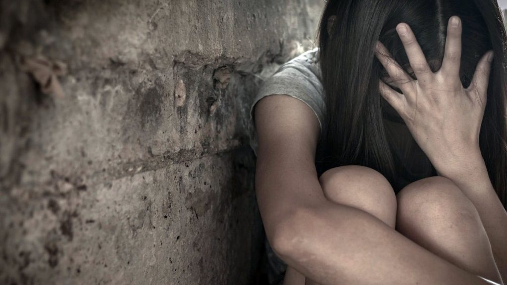 Ζάκυνθος: Καταζητείται ο 47χρονος που κατηγορείται ότι ασελγούσε στην 6χρονη κόρη του