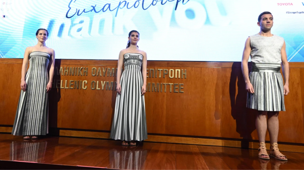 Νέες στολές για την αφή της Ολυμπιακής Φλόγας: Η γελοιότητα στο αποκορύφωμά της