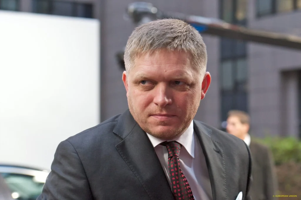 Ρ.Φίκο κατά ΝΑΤΟ για εμπλοκή στην Ουκρανία: «Θεωρούν όποιον υποστηρίζει τον πόλεμο ότι είναι στην σωστή πλευρά της Ιστορίας»