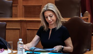 Νέα Αριστερά για τη Μ.Καρυστιανού: «Η ομιλία της ήταν συγκλονιστική – Η συγκάλυψη δεν θα περάσει»