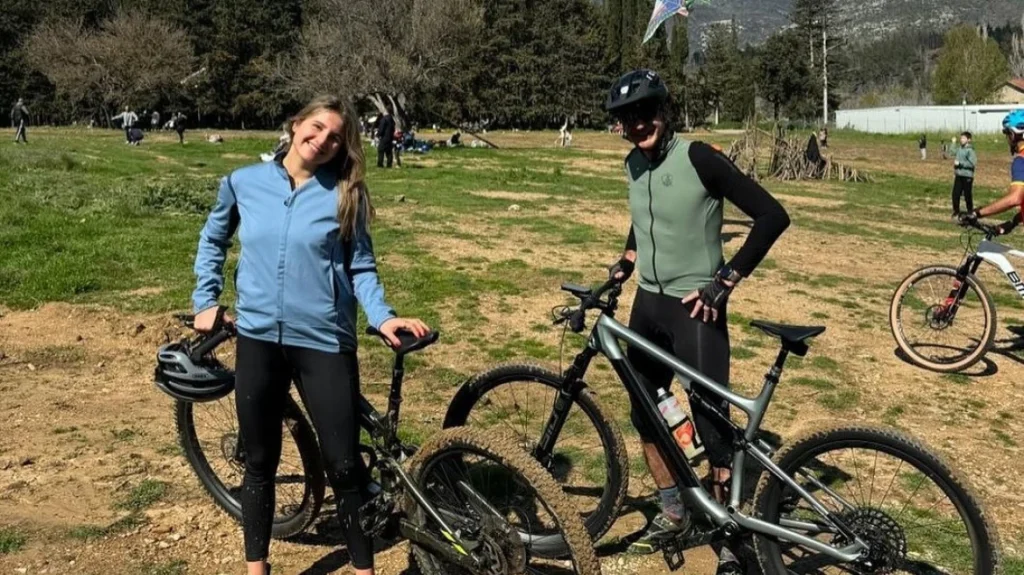Η φωτογραφία του Κ.Μητσοτάκη με την κόρη του – Κάνουν ποδήλατο και εύχονται «Καλή Σαρακοστή»