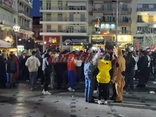 Πάτρα: «Χαμός» στους δρόμους μέχρι το ξημέρωμα μετά το Καρναβάλι (βίντεο-φωτο)