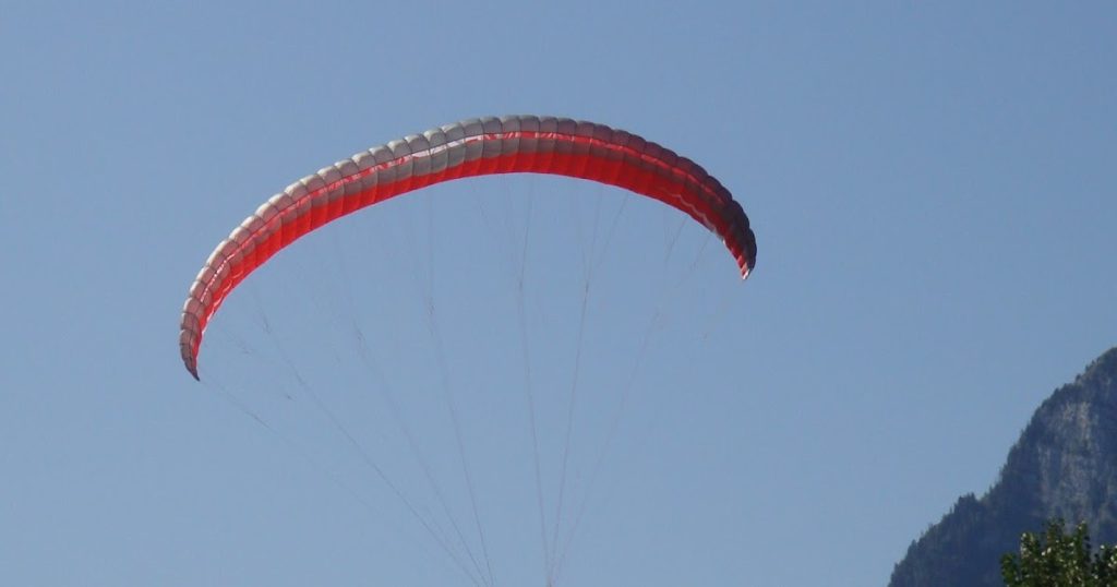 Ιωάννινα: 50χρονος Γερμανός έκανε πτήση με αλεξίπτωτο και κρεμάστηκε από δέντρο