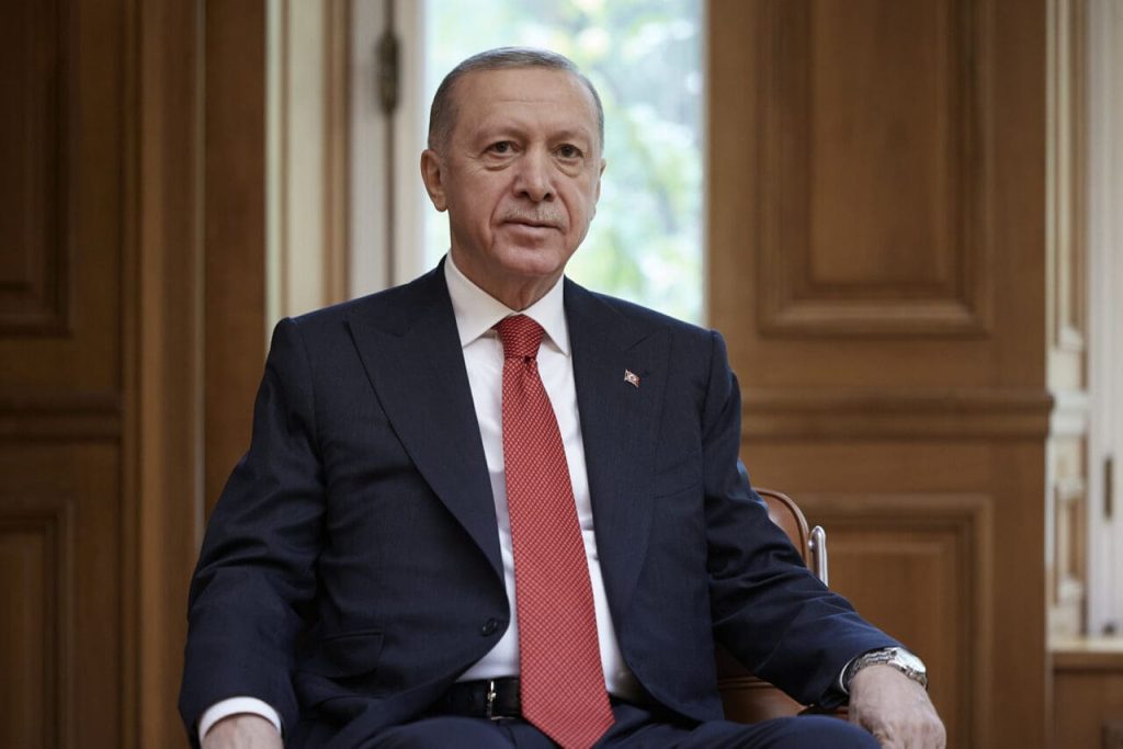 Ρ.Τ.Ερντογάν κατά Δύσης: «Δεν μας έδιναν ούτε ένα πιστόλι, μας απέκλεισαν και τώρα περιμένουν στη σειρά για όπλα»