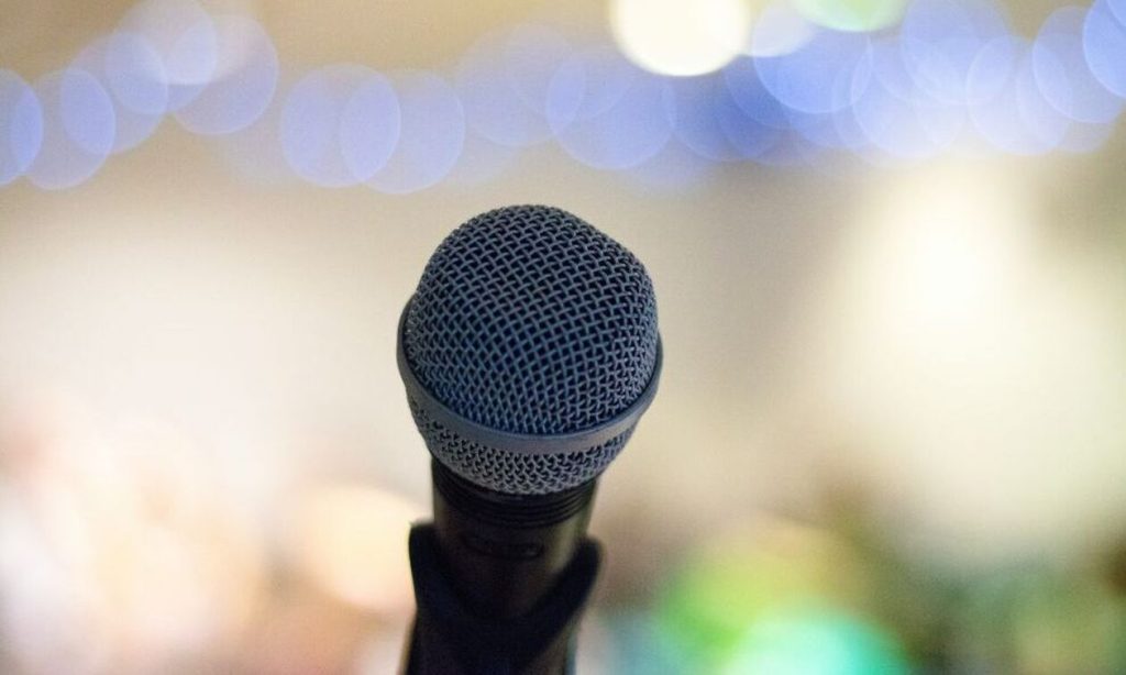 Απεβίωσε σε ηλικία 100 ετών ο εφευρέτης του καραόκε