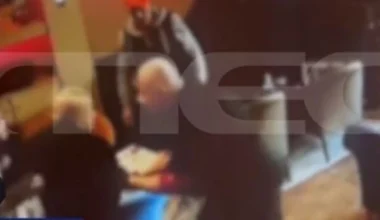 Βίντεο ντοκουμέντο: Η στιγμή που ο 55χρονος μαχαιρώνει τον μάγειρα σε ουζερί στην Θεσσαλονίκη 