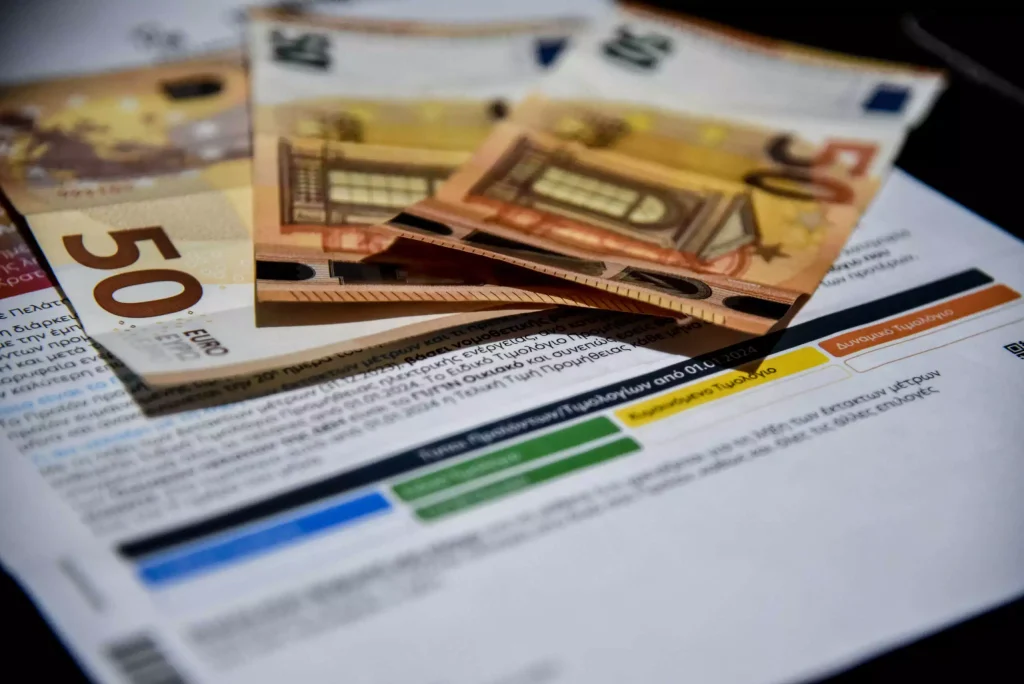 Έρχεται μείωση έως και 30% στα τιμολόγια ηλεκτρικού ρεύματος 