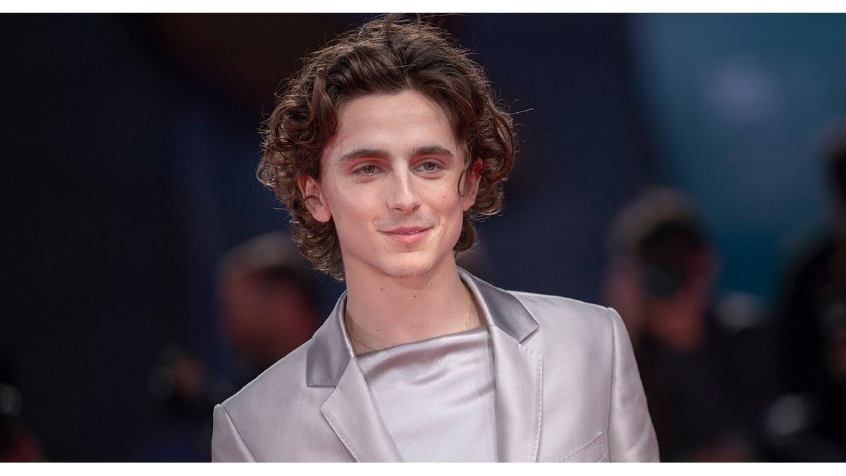 Ο Τιμοτέ Σαλαμέ μεταμορφώνεται σε Μ.Ντύλαν στη νέα ταινία «A Complete Unknown»