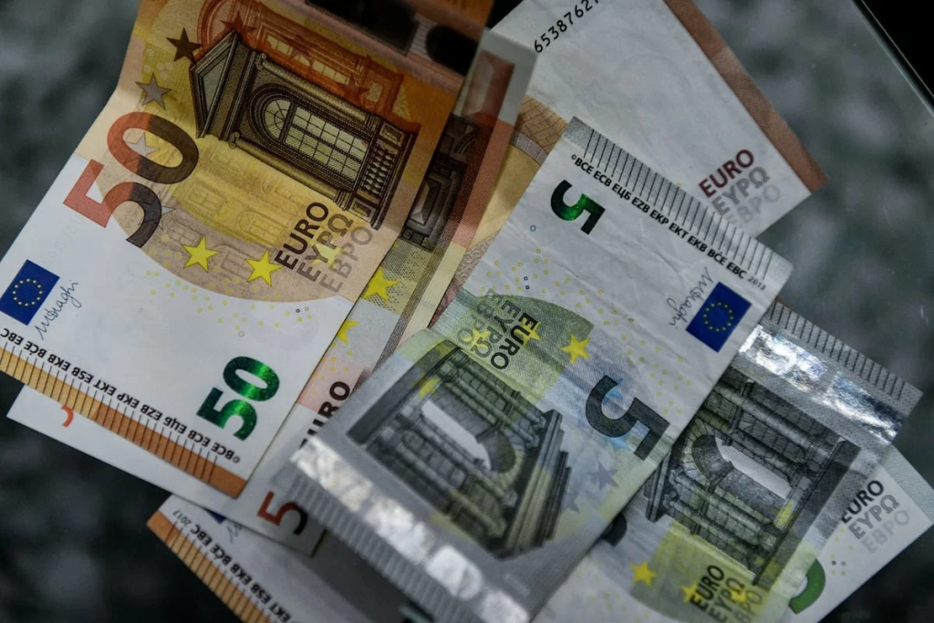 Οι συνταξιούχοι που θα λάβουν αναδρομικά έως 16.500 ευρώ – Πότε θα καταβληθούν