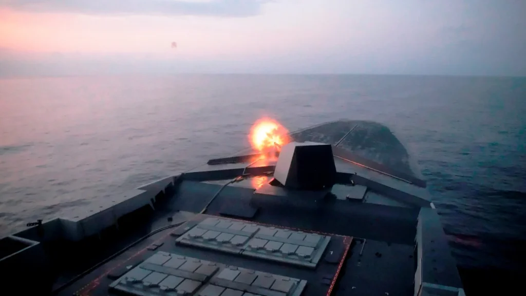 Γαλλική αναχαίτηση drone των Χούθι στην Ερυθρά Θάλασσα – Το κατέρριψαν με πολυβόλο από ελικόπτερο (upd, βίντεο)