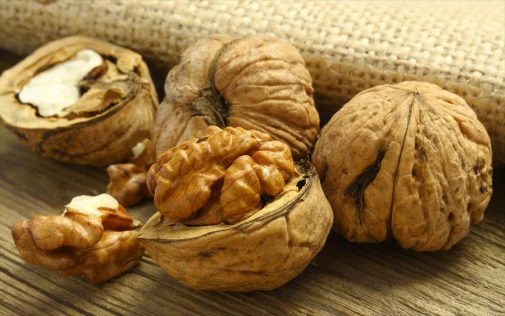 Τι θα κερδίσετε αν τρώτε 7 καρύδια τη μέρα